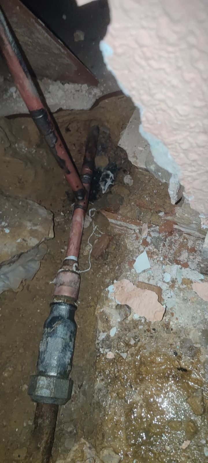 Fuga de agua potable en cocina